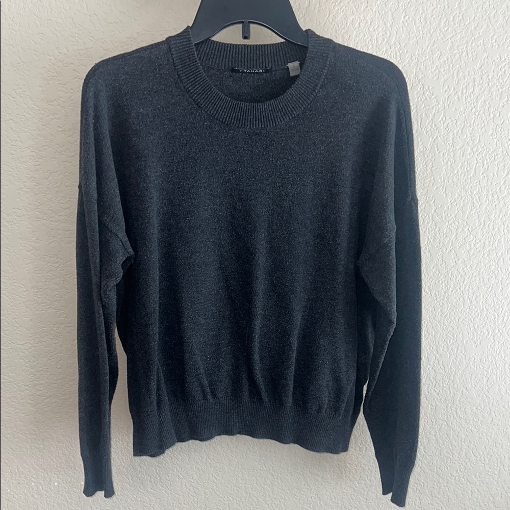 Ttahari Woman’s Dark Gray Sweater